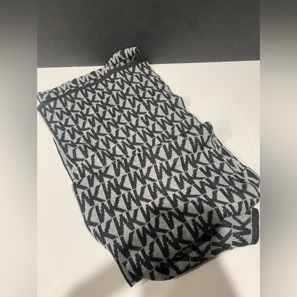 Michael Kors Scarf Signature MK Logo Knit Dark Gray/Gray, 62" Designer Brand - Picture 3 of 3